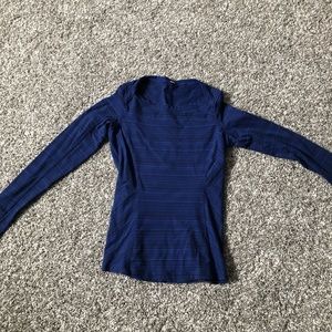 Lululemon long sleeve size 4
